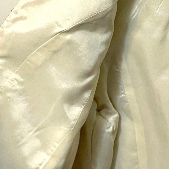 CARMEN Marc Valvo Short Jacket & Coats Cream and Gold, Size 8, NWT - Picture 7 of 10